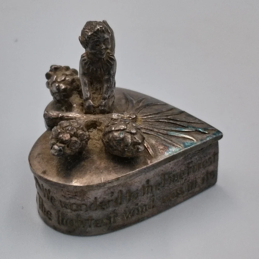 Silver Scenes Silver Plated Pill Box Fairy Pinecones Made In UK Vtg‎ 1994 Etched
